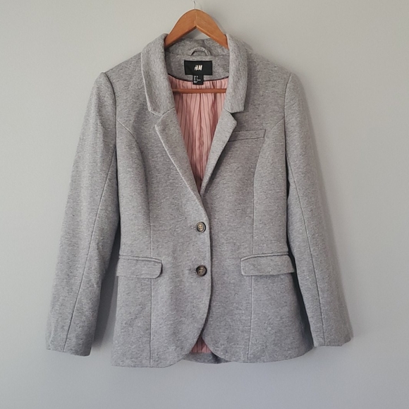 H&M Jackets & Blazers - H & M Gray Long Sleeve Blazer w/Front Pockets